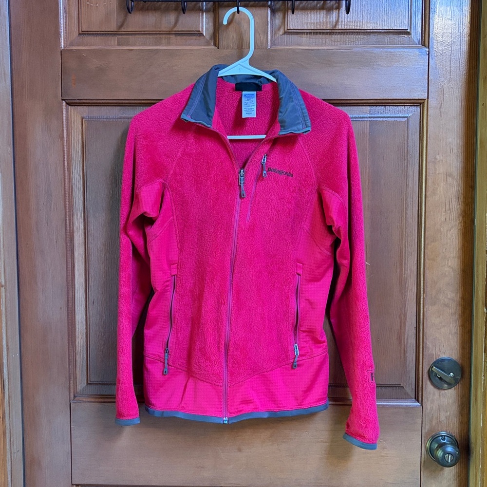 Patagonia W's R2 Red Fleece Jacket with Gray Trim Size Small